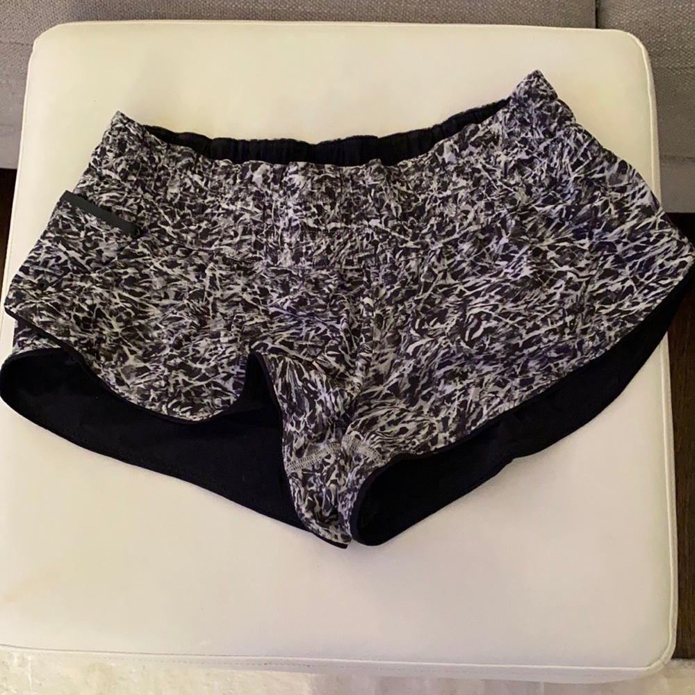Black and white Reversible Lululemon shorts